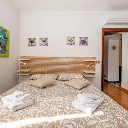 فيلة Teresa A Due Passi Da Finalborgo فينالي ليغوري