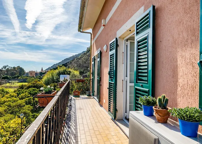 Villa Teresa A Due Passi Da Finalborgo Finale Ligure